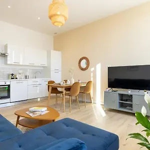 Apartment Super T2 Proche Du Cours Julien, Marseilles