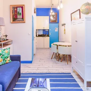 Apartment Travel 24m2, 120m Vieux-port ,clim , Wifi ,acces Autonome Avec Code, Marseilles