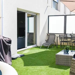 Appartement Superbe Avec Terrasse, Piscine & Parking Prive A, Marseille